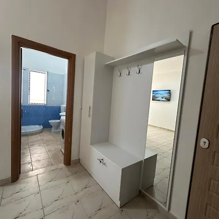 Shengjin Apartmán *